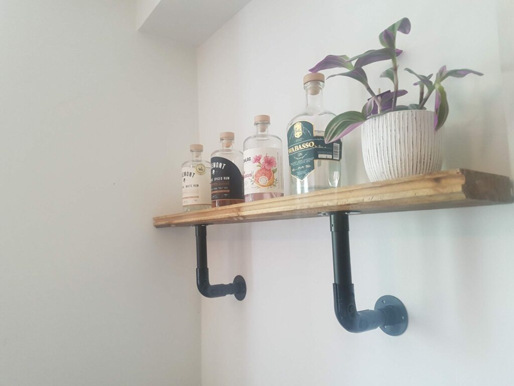 Shelves upcycling